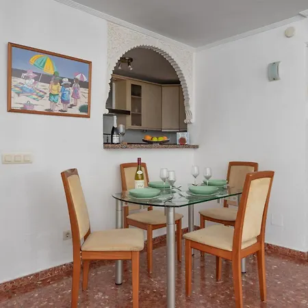 Beachfront, Two Bed- & Bathrooms, Private Parking