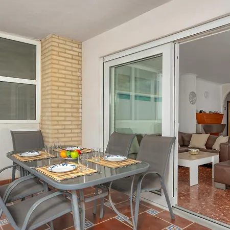 Beachfront, Two Bed- & Bathrooms, Private Parking * Fuengirola